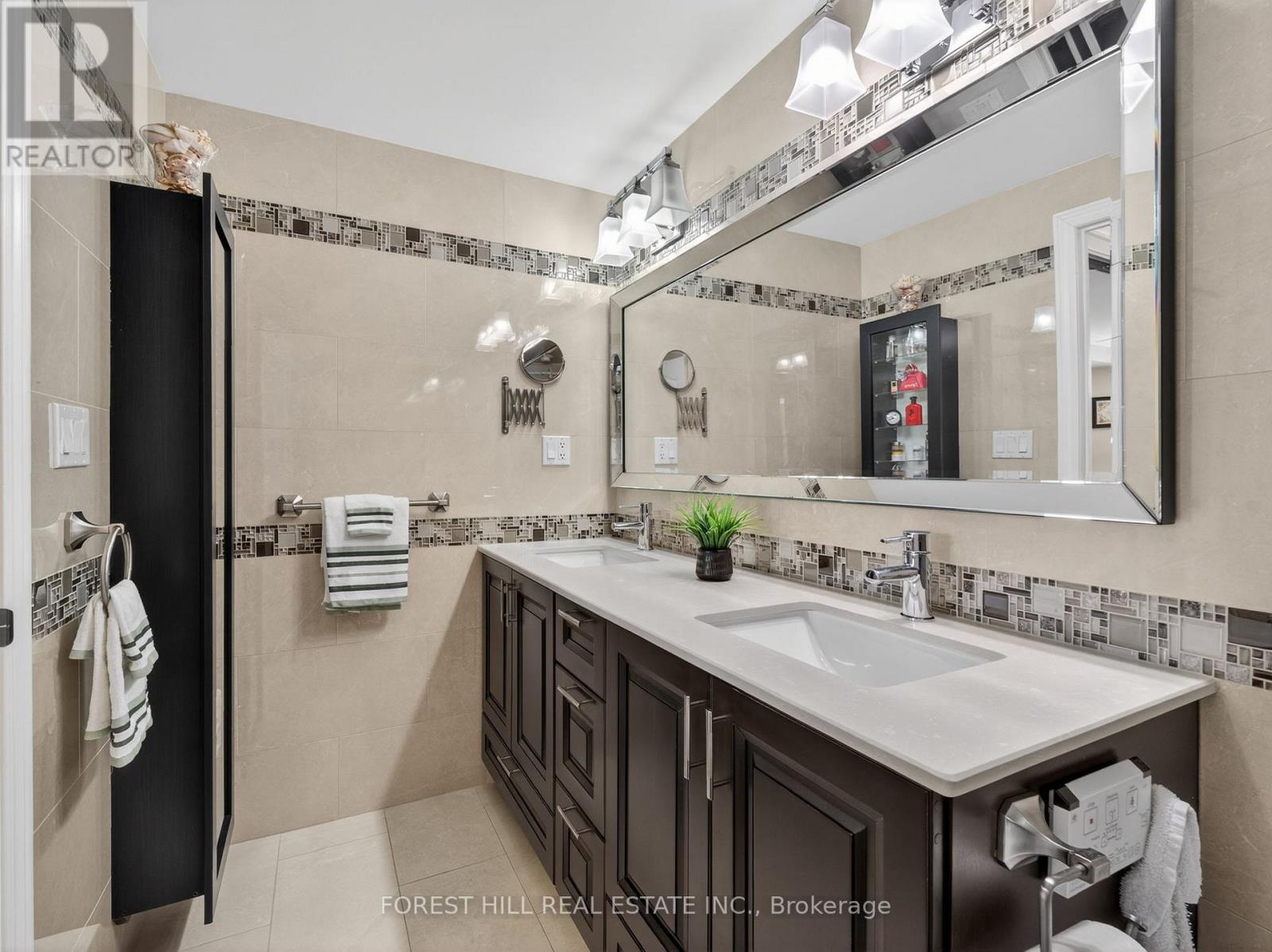 206 - 100 Promenade Circle, Vaughan, Ontario  L4J 7W7 - Photo 17 - N12959758