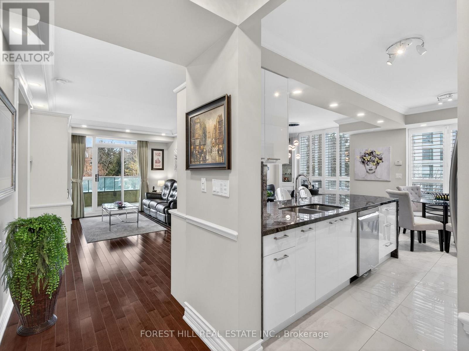 206 - 100 Promenade Circle, Vaughan, Ontario  L4J 7W7 - Photo 4 - N12959758