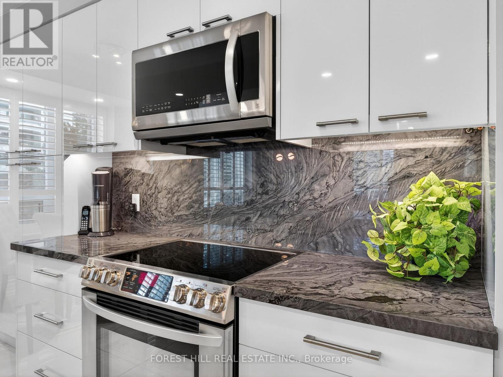 206 - 100 Promenade Circle, Vaughan, Ontario  L4J 7W7 - Photo 7 - N12959758