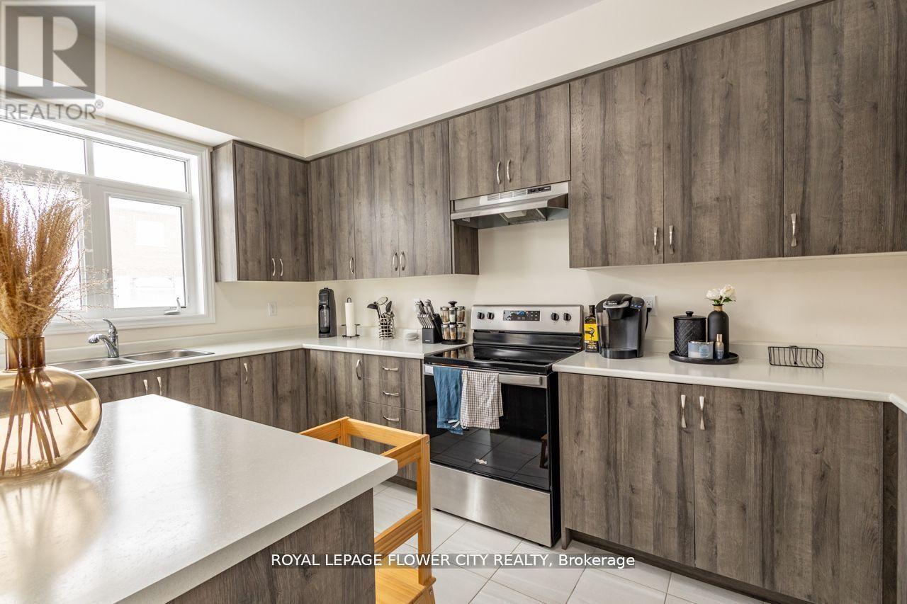 13 Ferragine Crescent, Bradford West Gwillimbury, Ontario  L3Z 2A6 - Photo 16 - N12959762