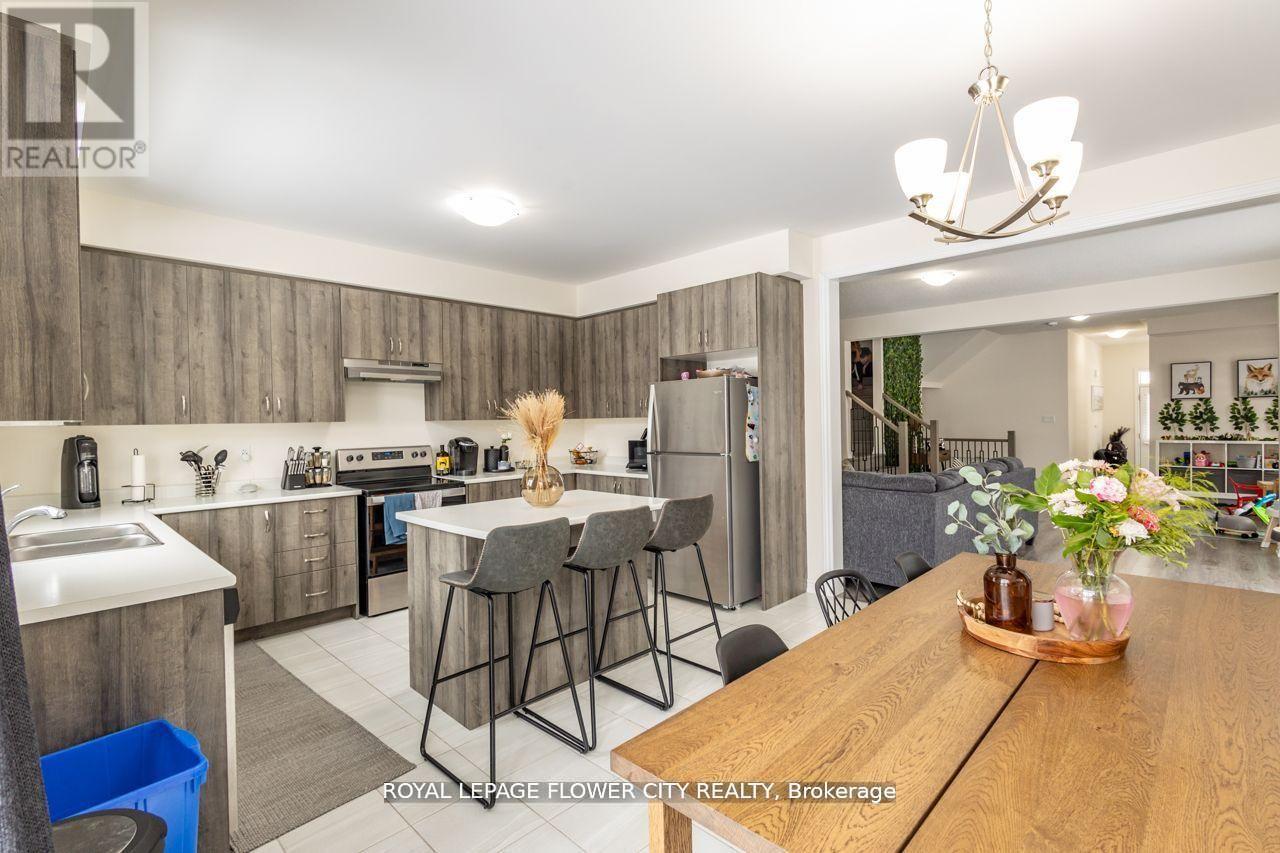 13 Ferragine Crescent, Bradford West Gwillimbury, Ontario  L3Z 2A6 - Photo 18 - N12959762