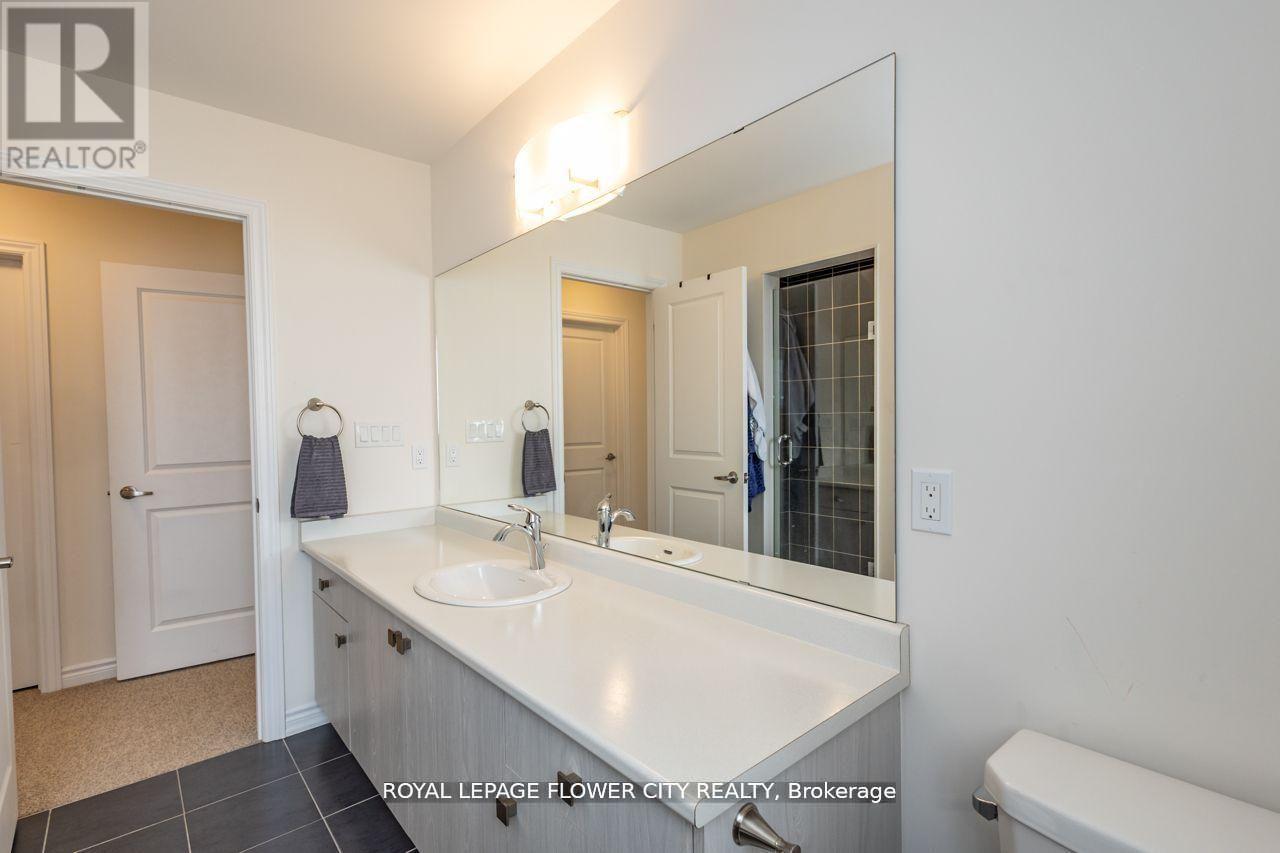 13 Ferragine Crescent, Bradford West Gwillimbury, Ontario  L3Z 2A6 - Photo 33 - N12959762