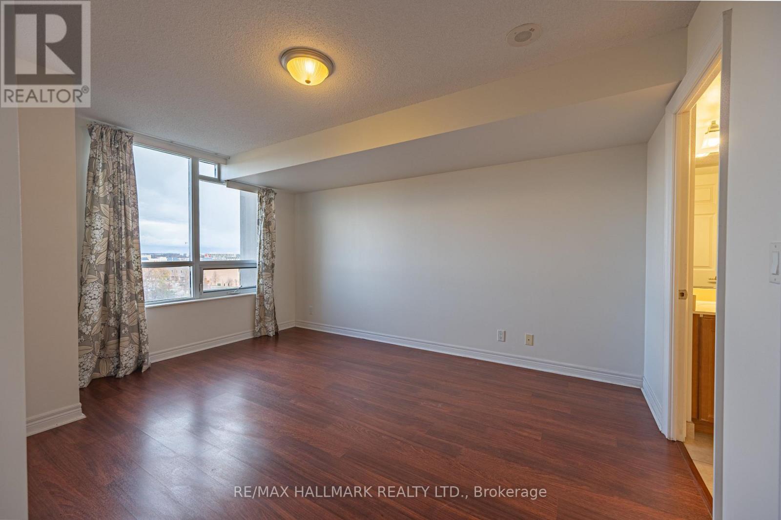 817 - 33 Cox Boulevard, Markham, Ontario  L3R 8A6 - Photo 9 - N12959786