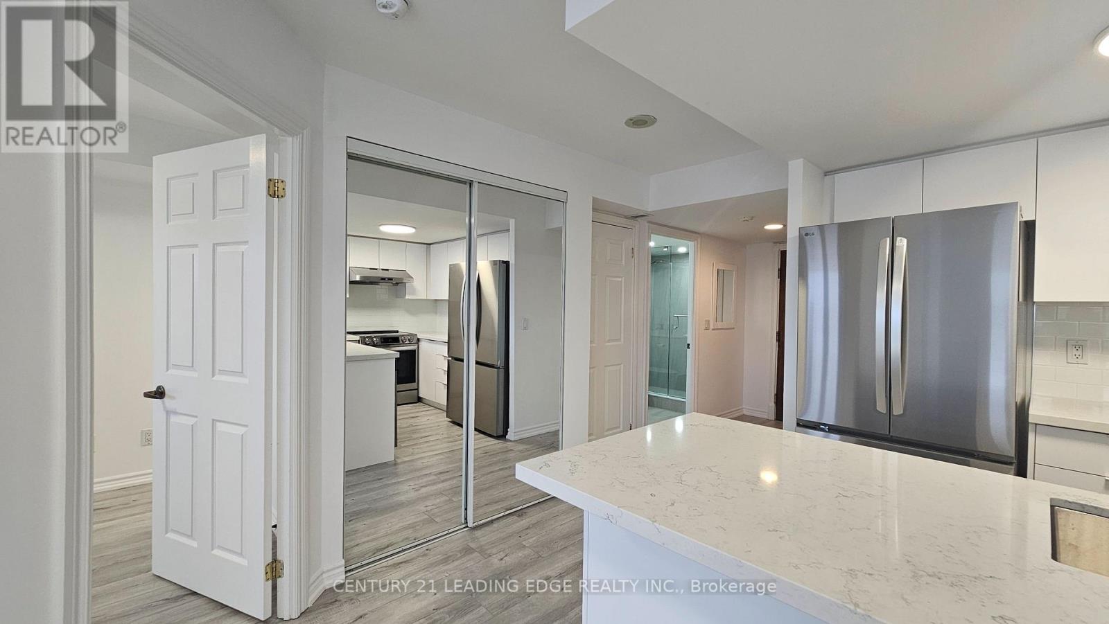 701 - 130 Pond Drive, Markham, Ontario  L3T 7W5 - Photo 4 - N12959790