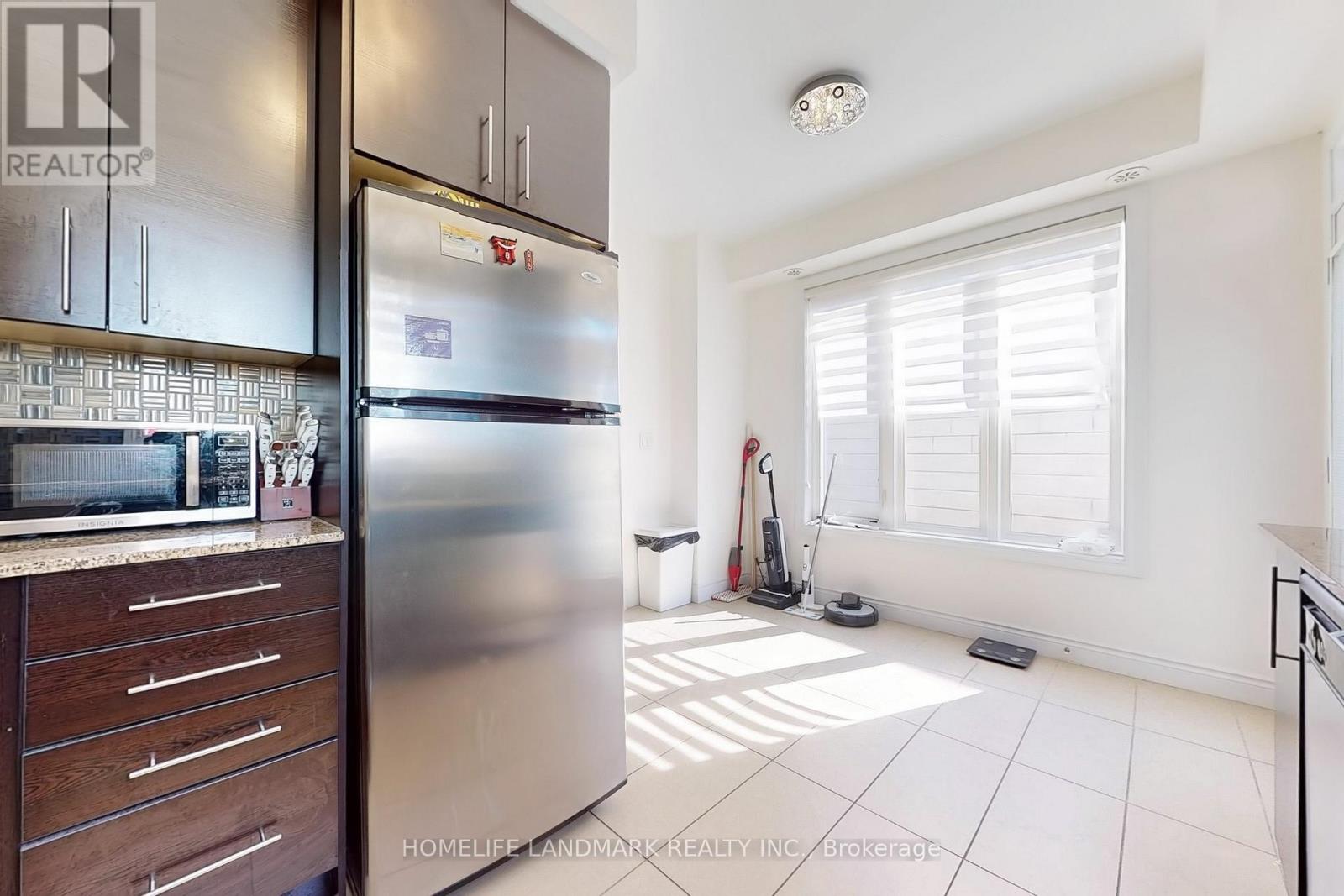 231 South Park Road, Markham, Ontario  L3T 0B6 - Photo 12 - N12959810