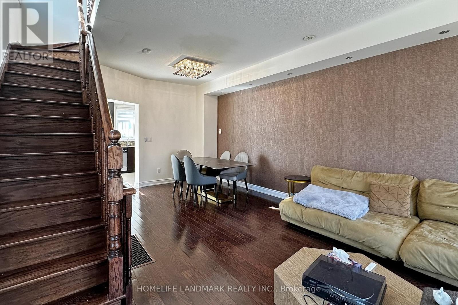 231 South Park Road, Markham, Ontario  L3T 0B6 - Photo 14 - N12959810