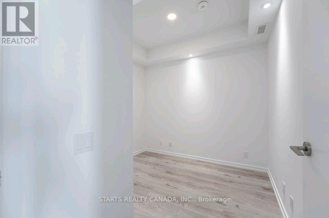 1007 - 1000 Portage Parkway, Vaughan, Ontario  L4K 0L1 - Photo 6 - N12959822