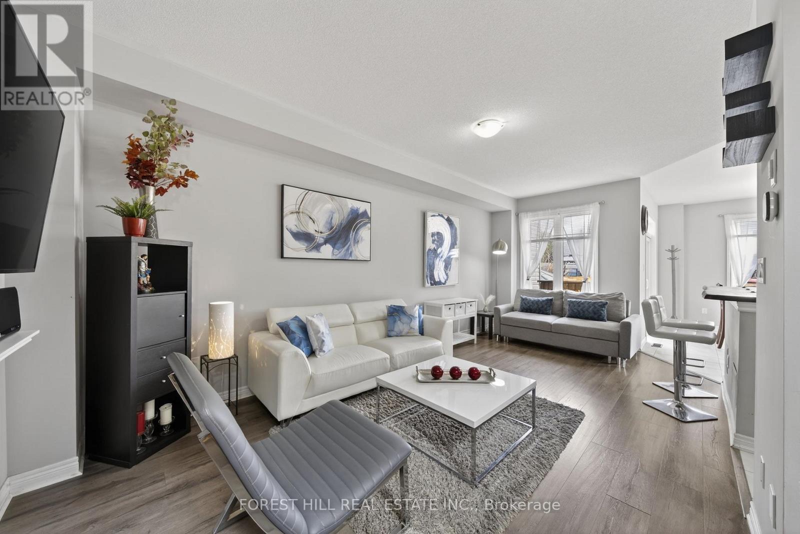 37 Greenwood Drive, Essa, Ontario  L3W 0N5 - Photo 6 - N12959824