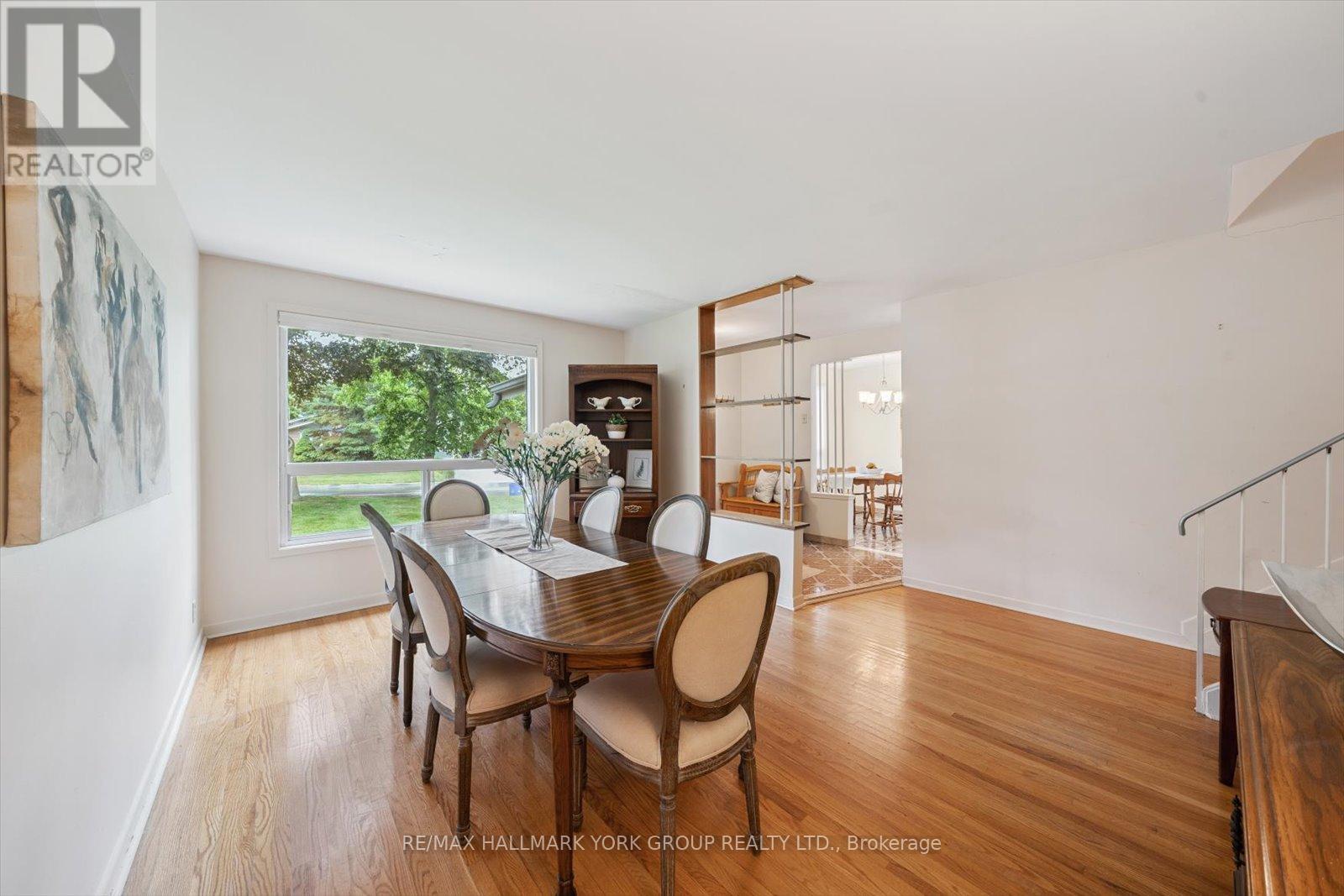 29 Seaton Drive, Aurora, Ontario  L4G 2J9 - Photo 19 - N12959880