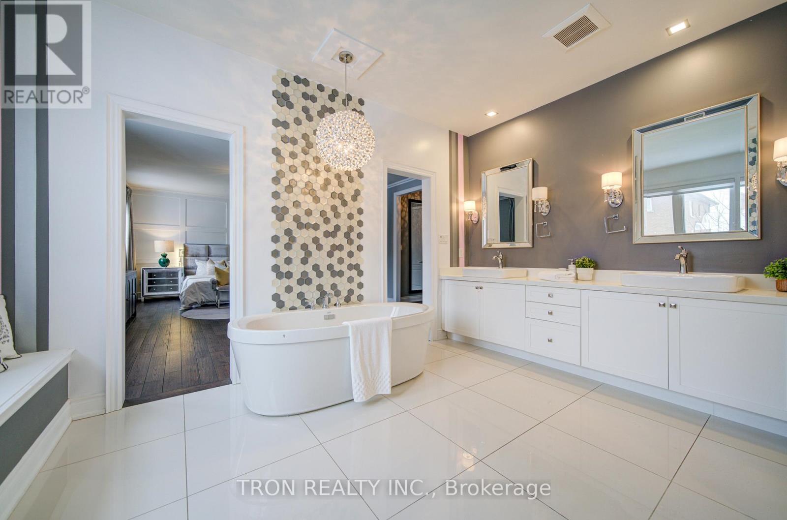 18 Giardina Crescent, Richmond Hill, Ontario  L4B 0G2 - Photo 34 - N12959908