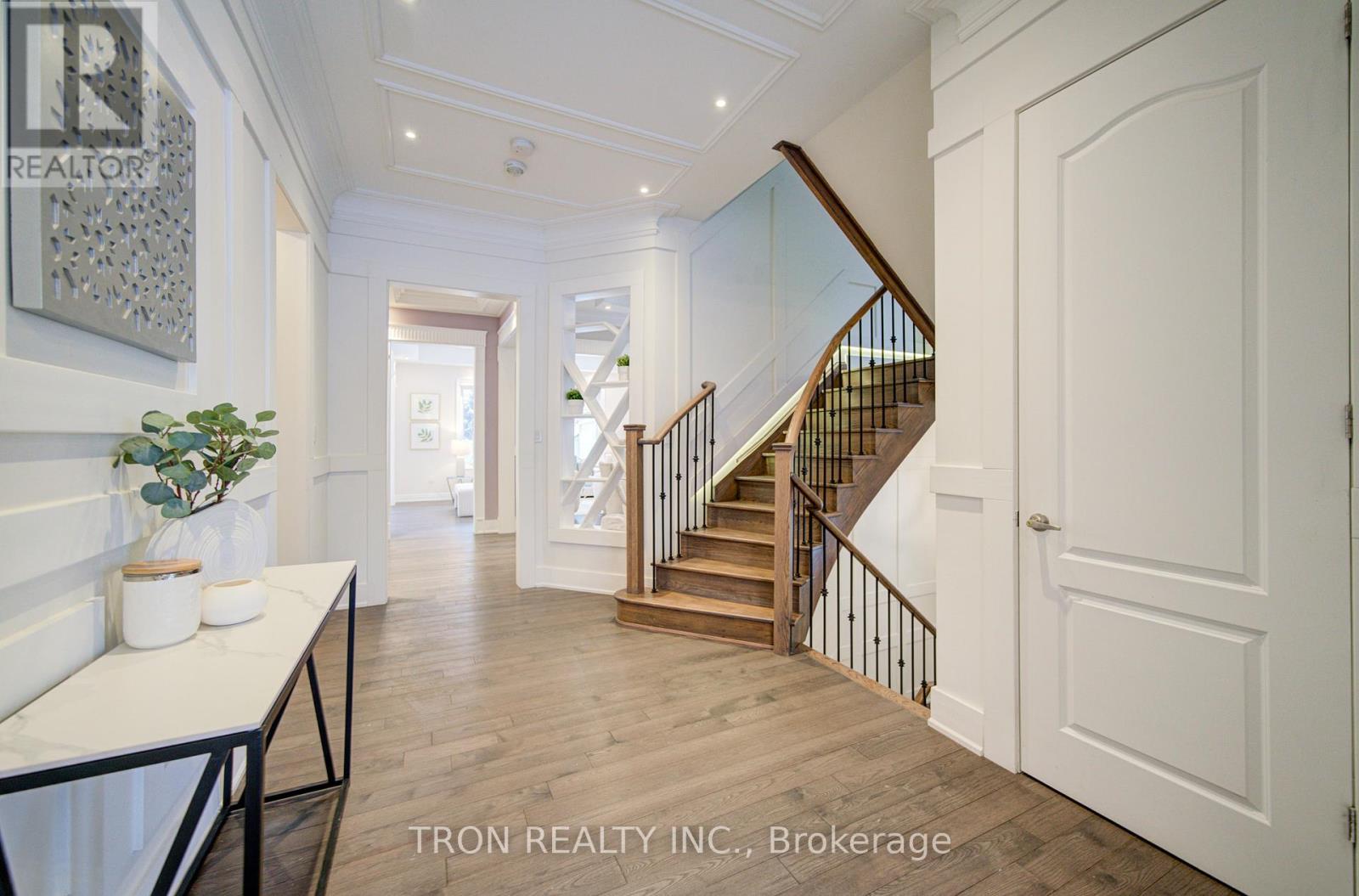 18 Giardina Crescent, Richmond Hill, Ontario  L4B 0G2 - Photo 6 - N12959908