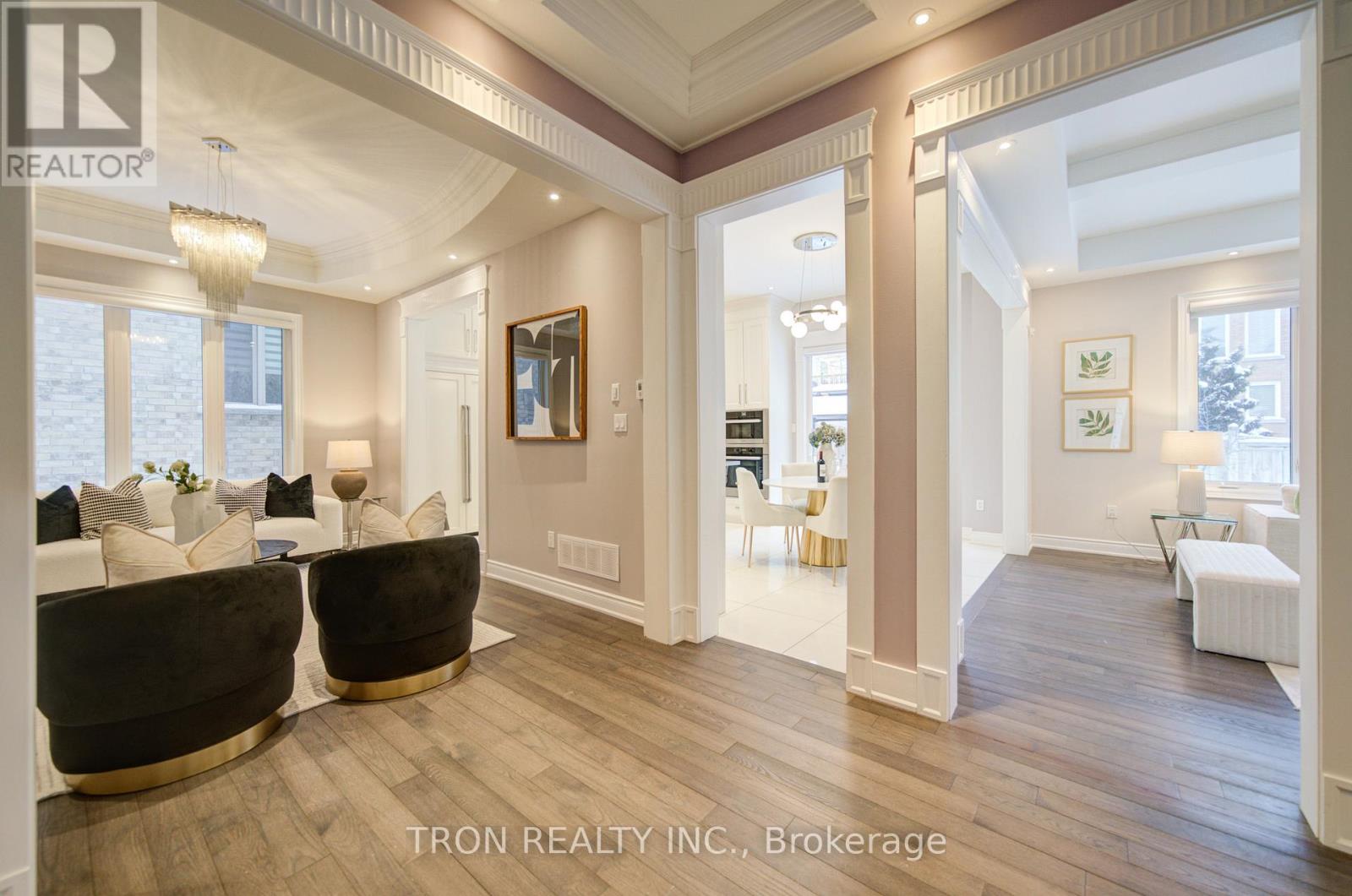 18 Giardina Crescent, Richmond Hill, Ontario  L4B 0G2 - Photo 7 - N12959908