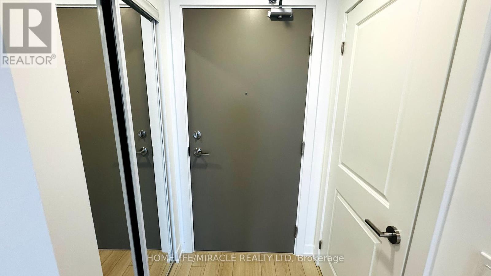 1903 - 15 Skyridge Drive, Brampton, Ontario  L6P 4S3 - Photo 4 - W12958598