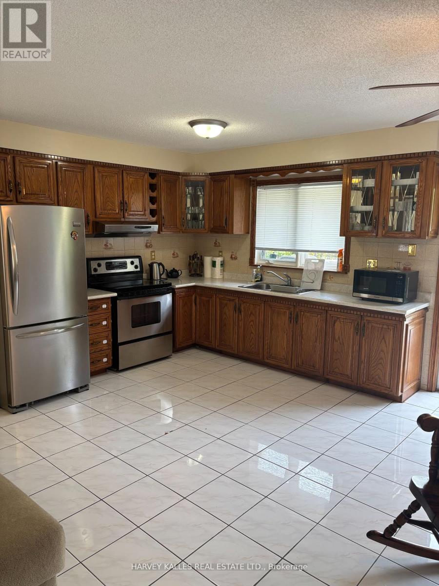 Main - 11 Twin Pines Drive, Wasaga Beach, Ontario  L9Z 1B5 - Photo 21 - S12959788