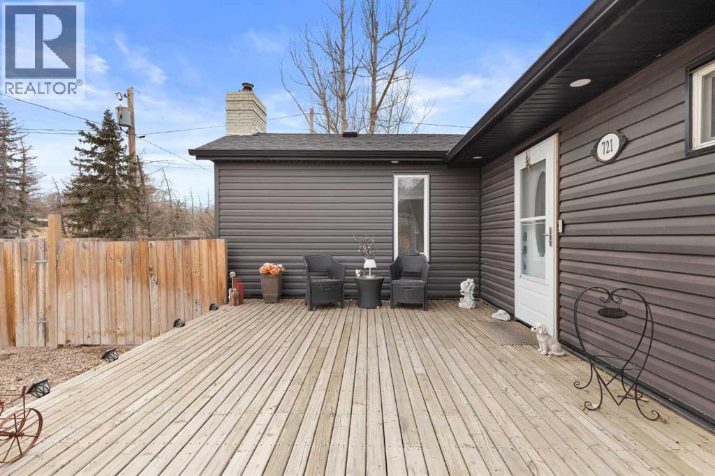 721 4 Avenue, Dunmore, Alberta  T1B 0J9 - Photo 5 - A2285241