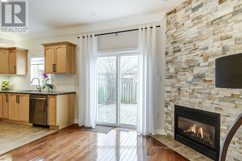 4069 Kilmer Drive, Burlington, Ontario  L7M 5A6 - Photo 11 - W12959704