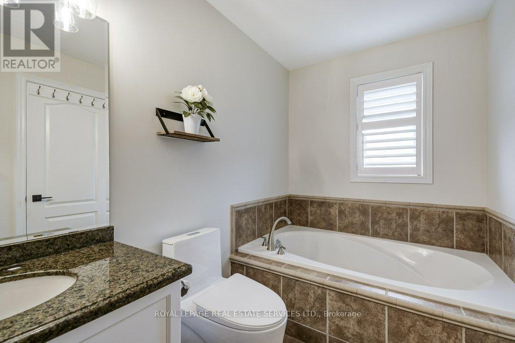 4069 Kilmer Drive, Burlington, Ontario  L7M 5A6 - Photo 32 - W12959704