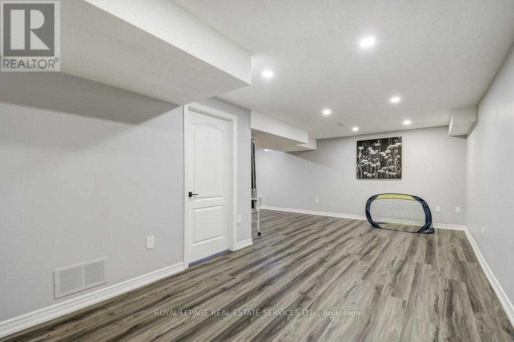 4069 Kilmer Drive, Burlington, Ontario  L7M 5A6 - Photo 34 - W12959704