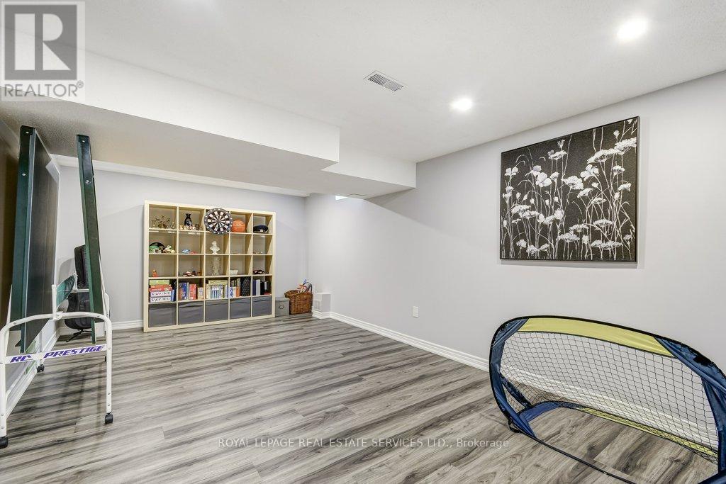 4069 Kilmer Drive, Burlington, Ontario  L7M 5A6 - Photo 35 - W12959704