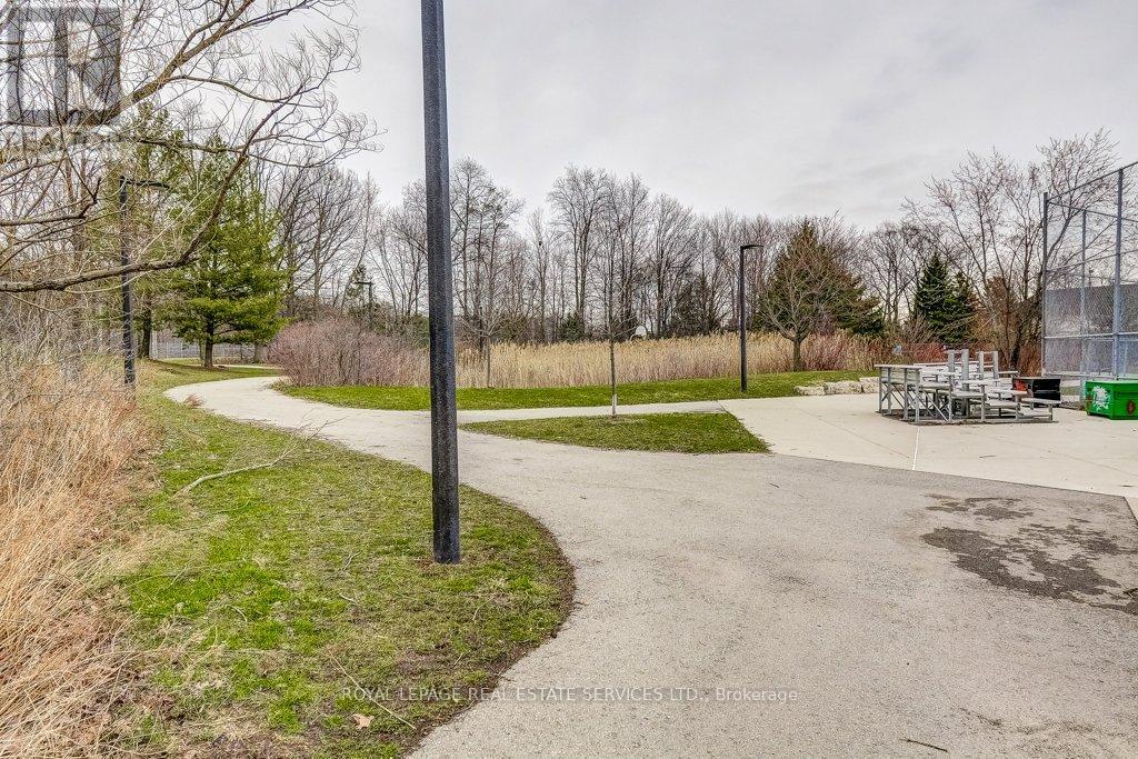 4069 Kilmer Drive, Burlington, Ontario  L7M 5A6 - Photo 45 - W12959704