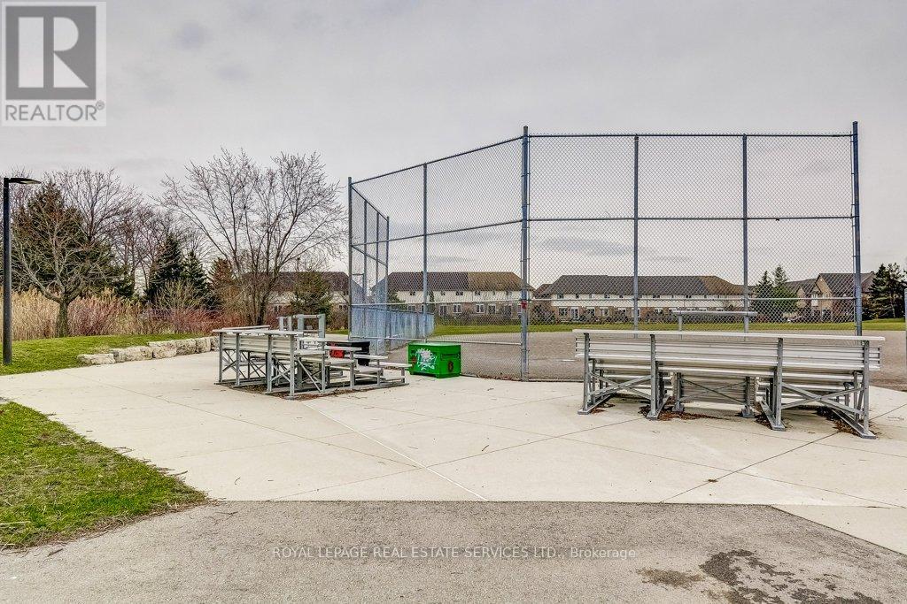 4069 Kilmer Drive, Burlington, Ontario  L7M 5A6 - Photo 46 - W12959704