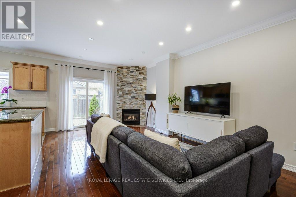 4069 Kilmer Drive, Burlington, Ontario  L7M 5A6 - Photo 7 - W12959704