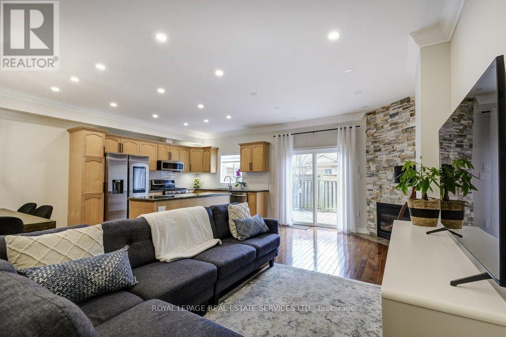 4069 Kilmer Drive, Burlington, Ontario  L7M 5A6 - Photo 8 - W12959704