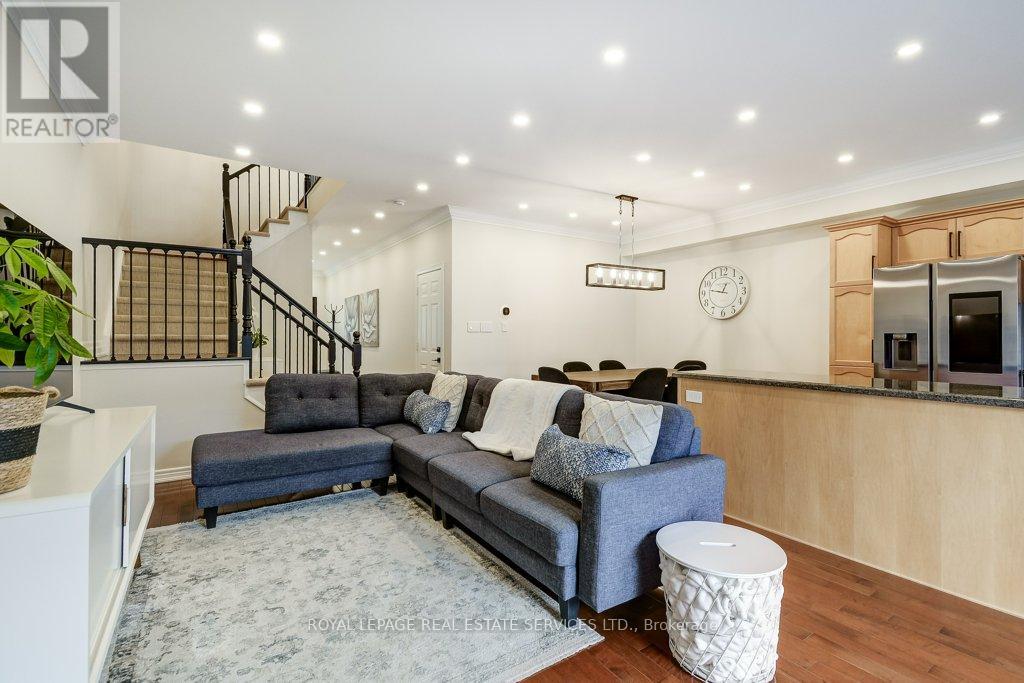 4069 Kilmer Drive, Burlington, Ontario  L7M 5A6 - Photo 9 - W12959704