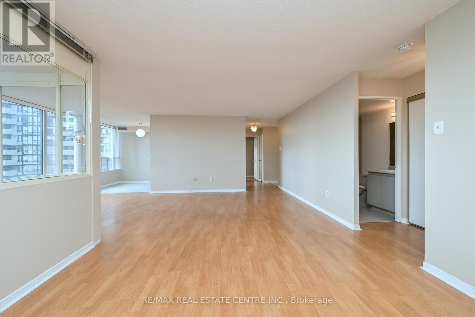 #609 - 330 Rathburn Road W, Mississauga, Ontario L5B 3Y1 - Photo 16 - W12959750