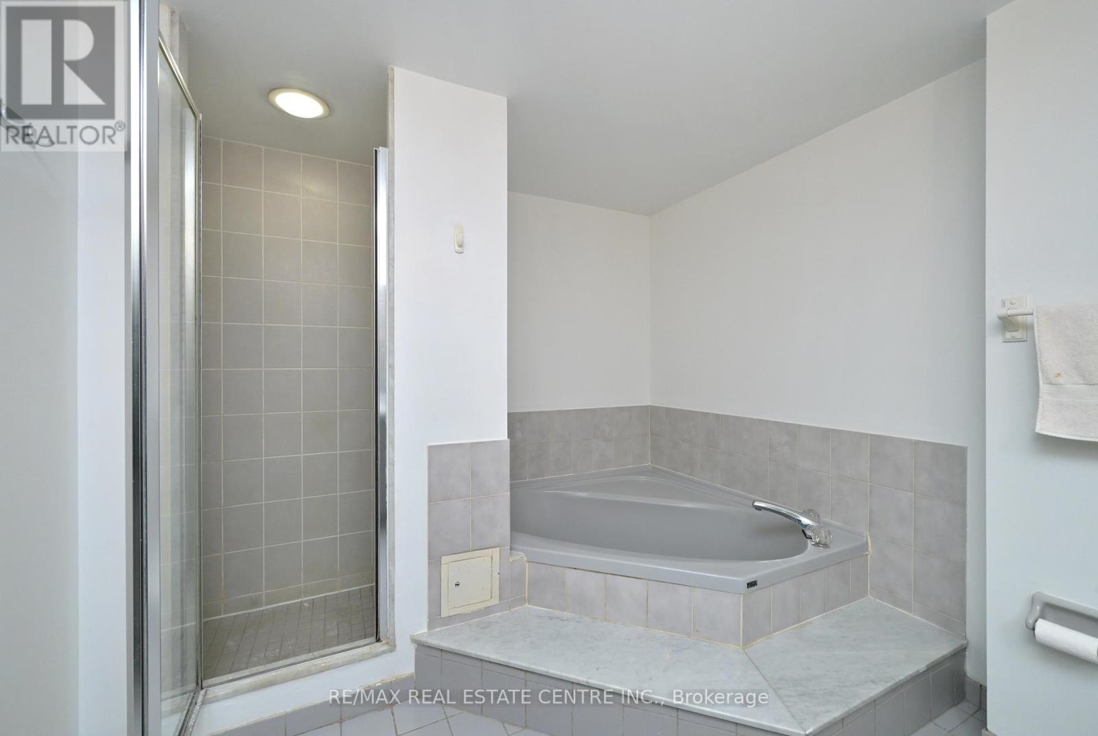 #609 - 330 Rathburn Road W, Mississauga, Ontario L5B 3Y1 - Photo 20 - W12959750