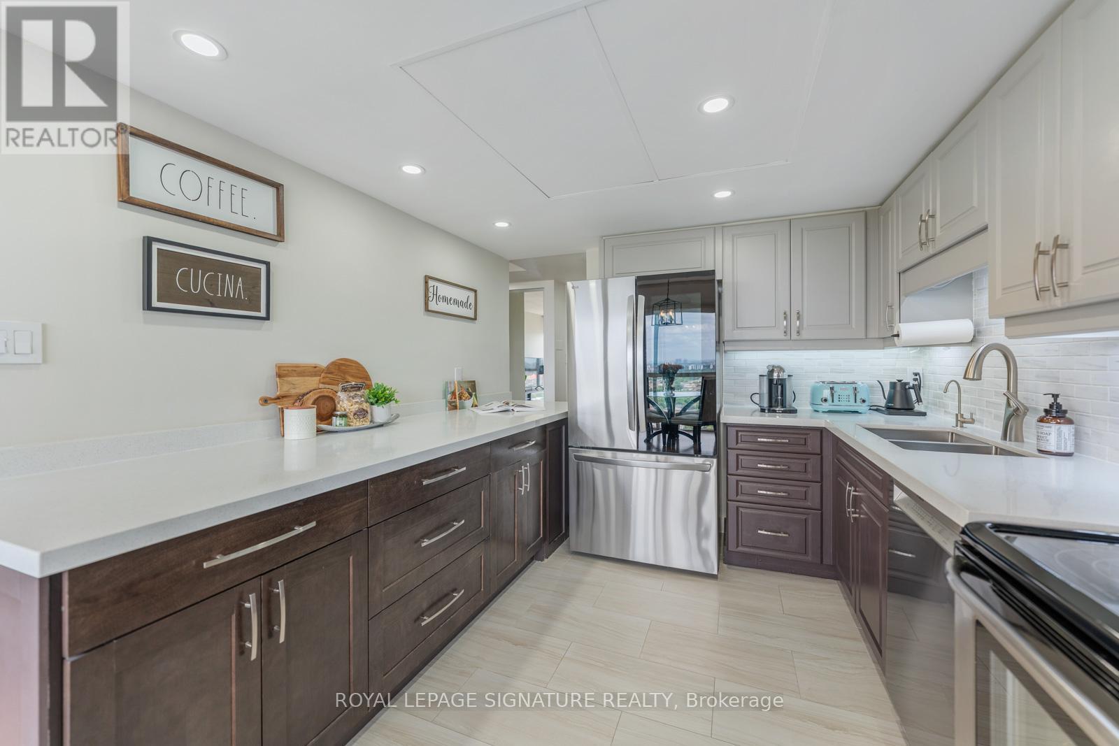 Lph4 - 880 Dundas Street W, Mississauga, Ontario  L5C 4H3 - Photo 12 - W12959794