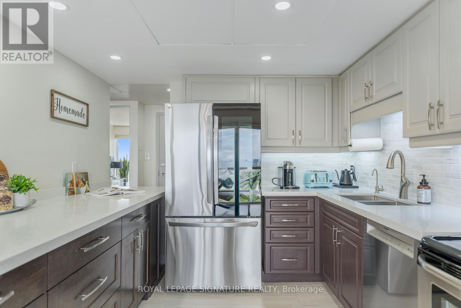 Lph4 - 880 Dundas Street W, Mississauga, Ontario  L5C 4H3 - Photo 13 - W12959794