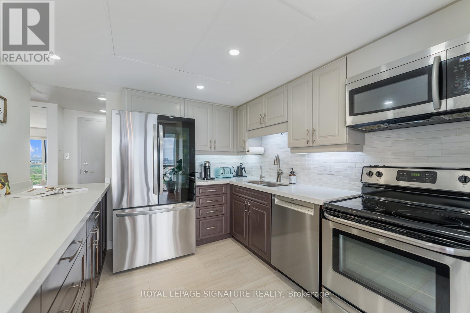 Lph4 - 880 Dundas Street W, Mississauga, Ontario  L5C 4H3 - Photo 14 - W12959794