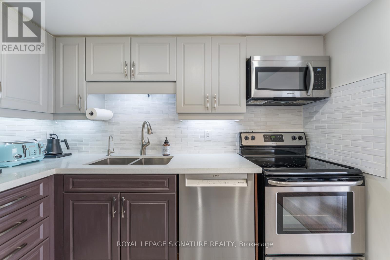 Lph4 - 880 Dundas Street W, Mississauga, Ontario  L5C 4H3 - Photo 15 - W12959794