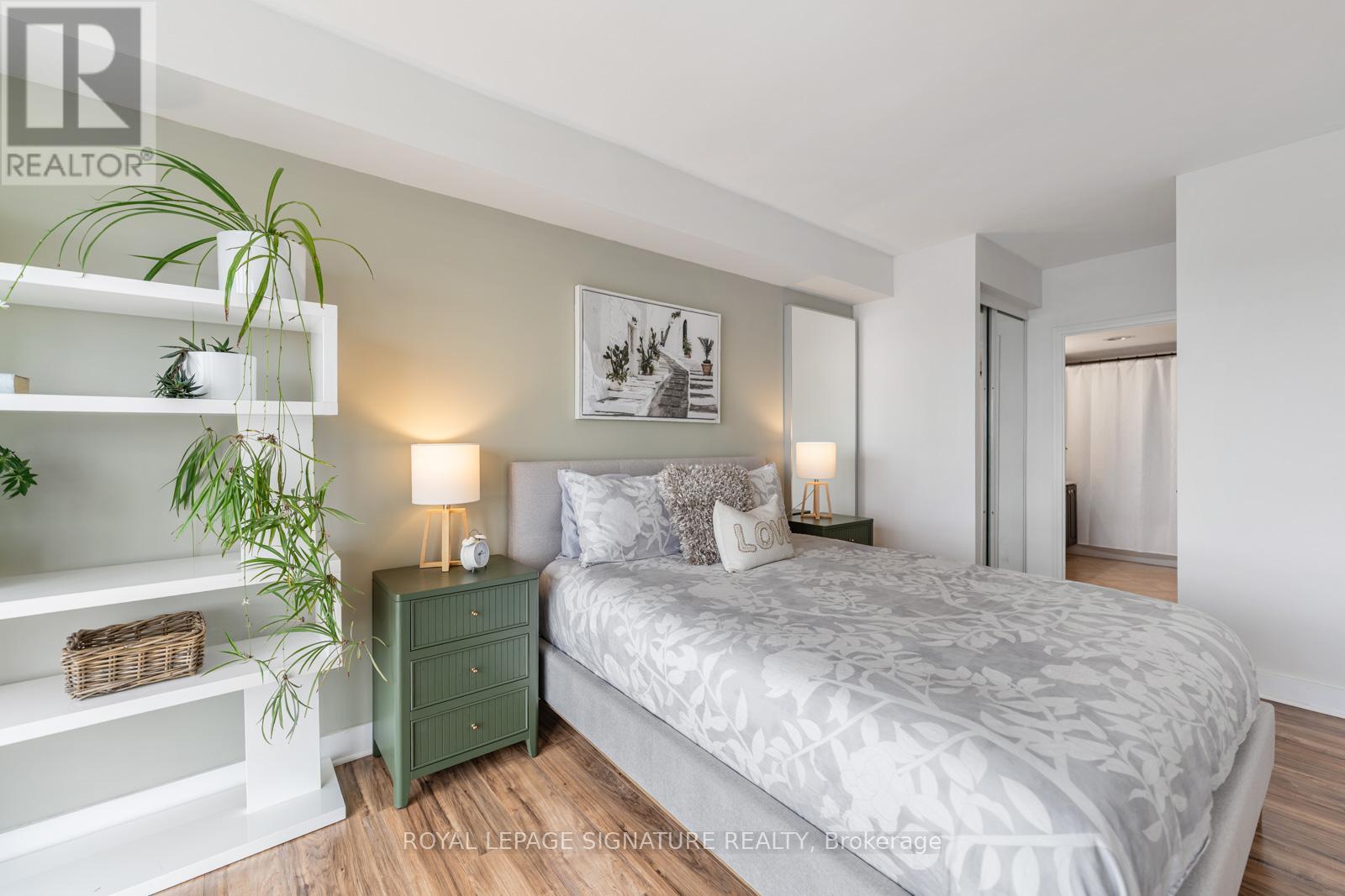 Lph4 - 880 Dundas Street W, Mississauga, Ontario  L5C 4H3 - Photo 17 - W12959794