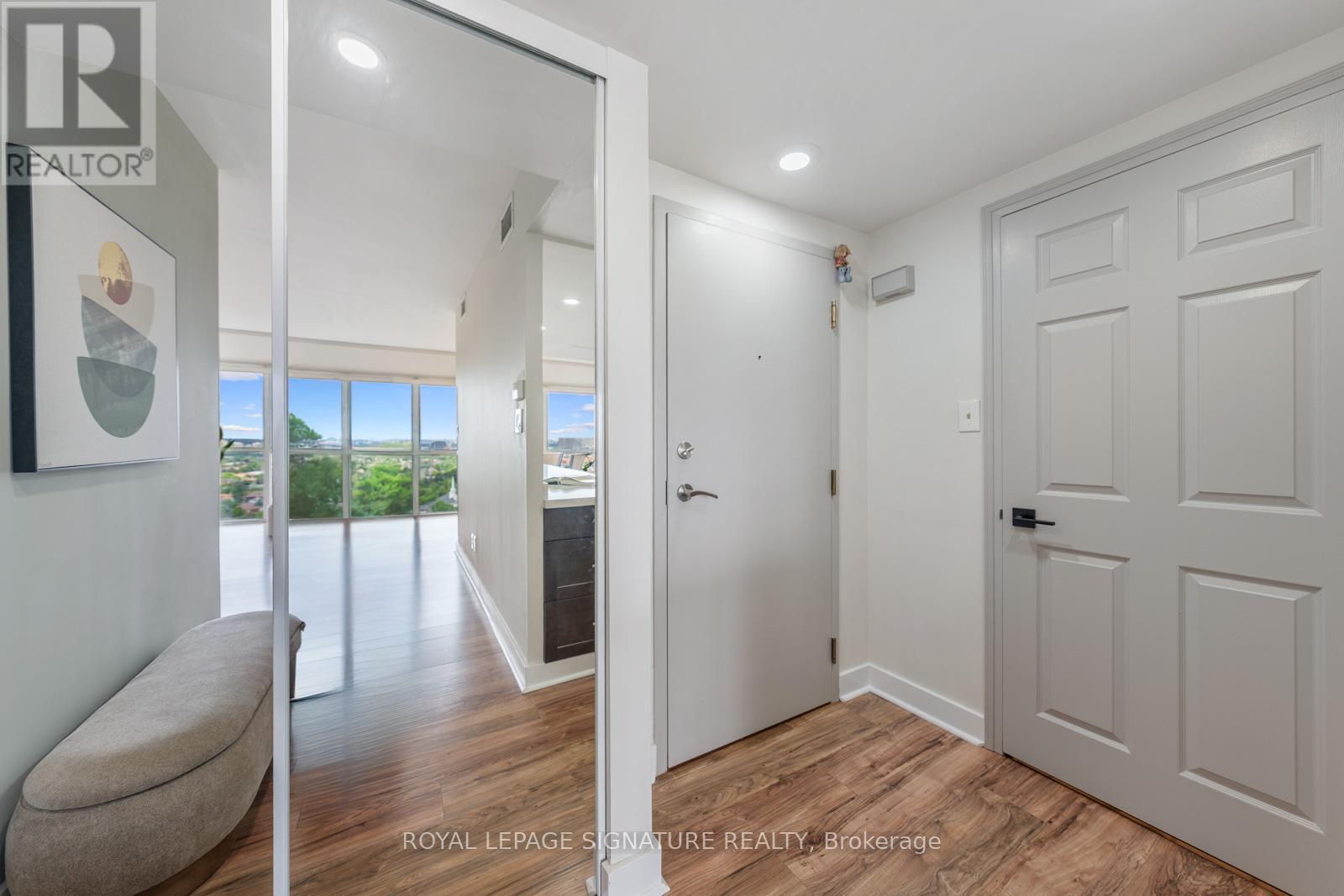 Lph4 - 880 Dundas Street W, Mississauga, Ontario  L5C 4H3 - Photo 3 - W12959794