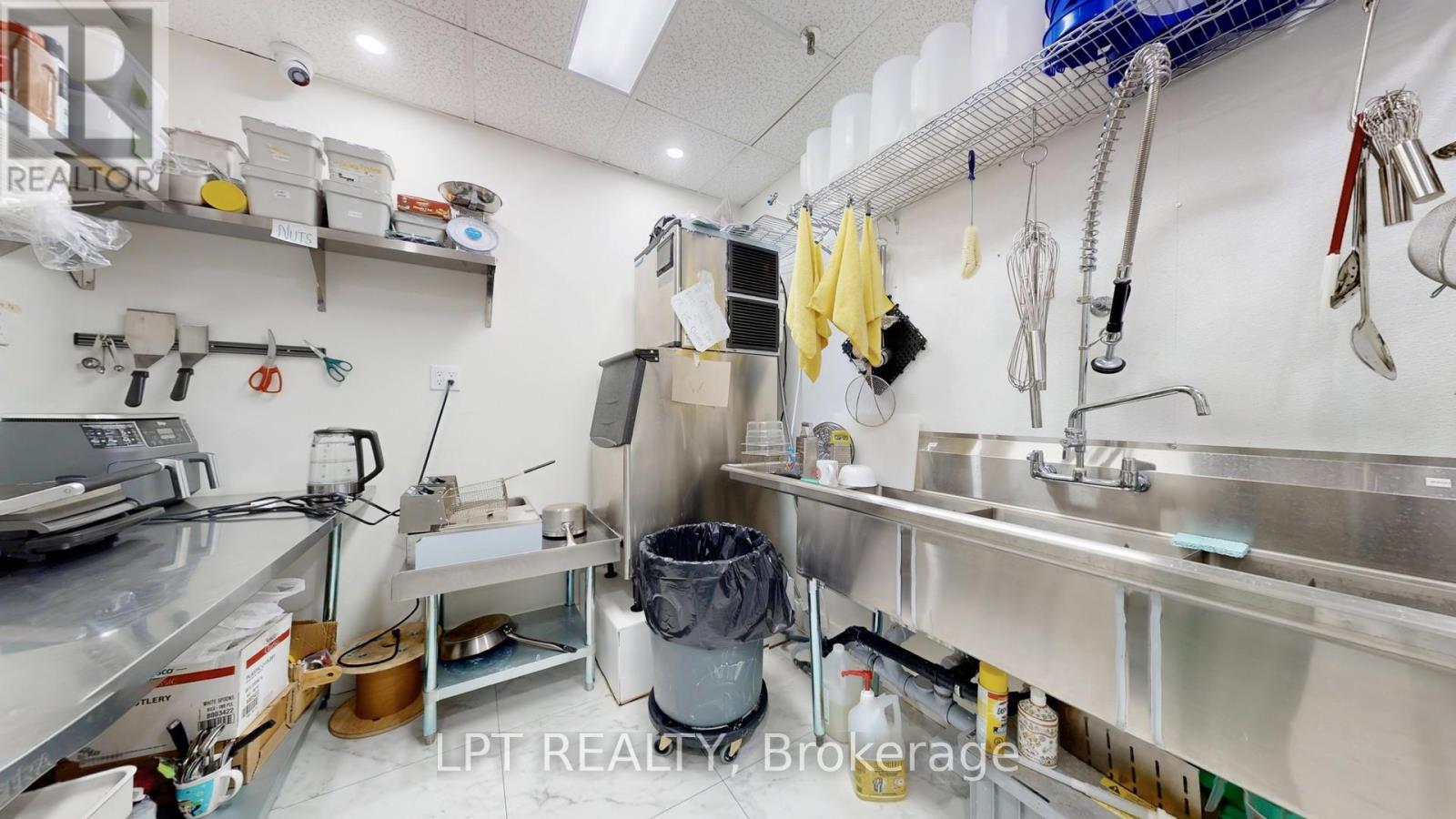 22 - 83 Kennedy Road S, Brampton, Ontario  L6W 3E1 - Photo 16 - W12959814