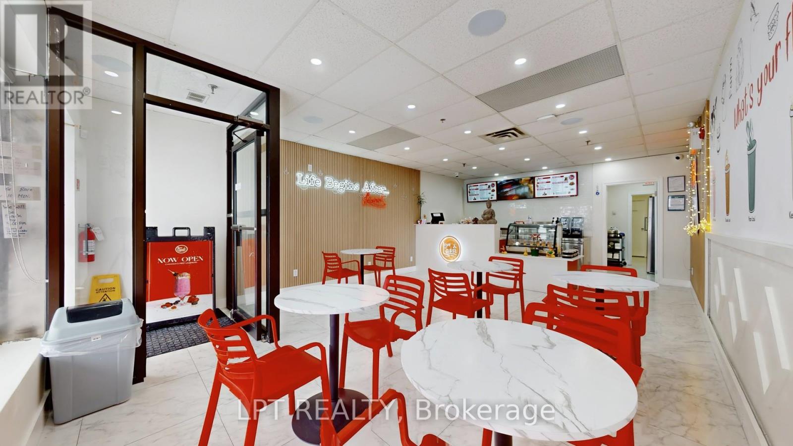 22 - 83 Kennedy Road S, Brampton, Ontario  L6W 3E1 - Photo 4 - W12959814