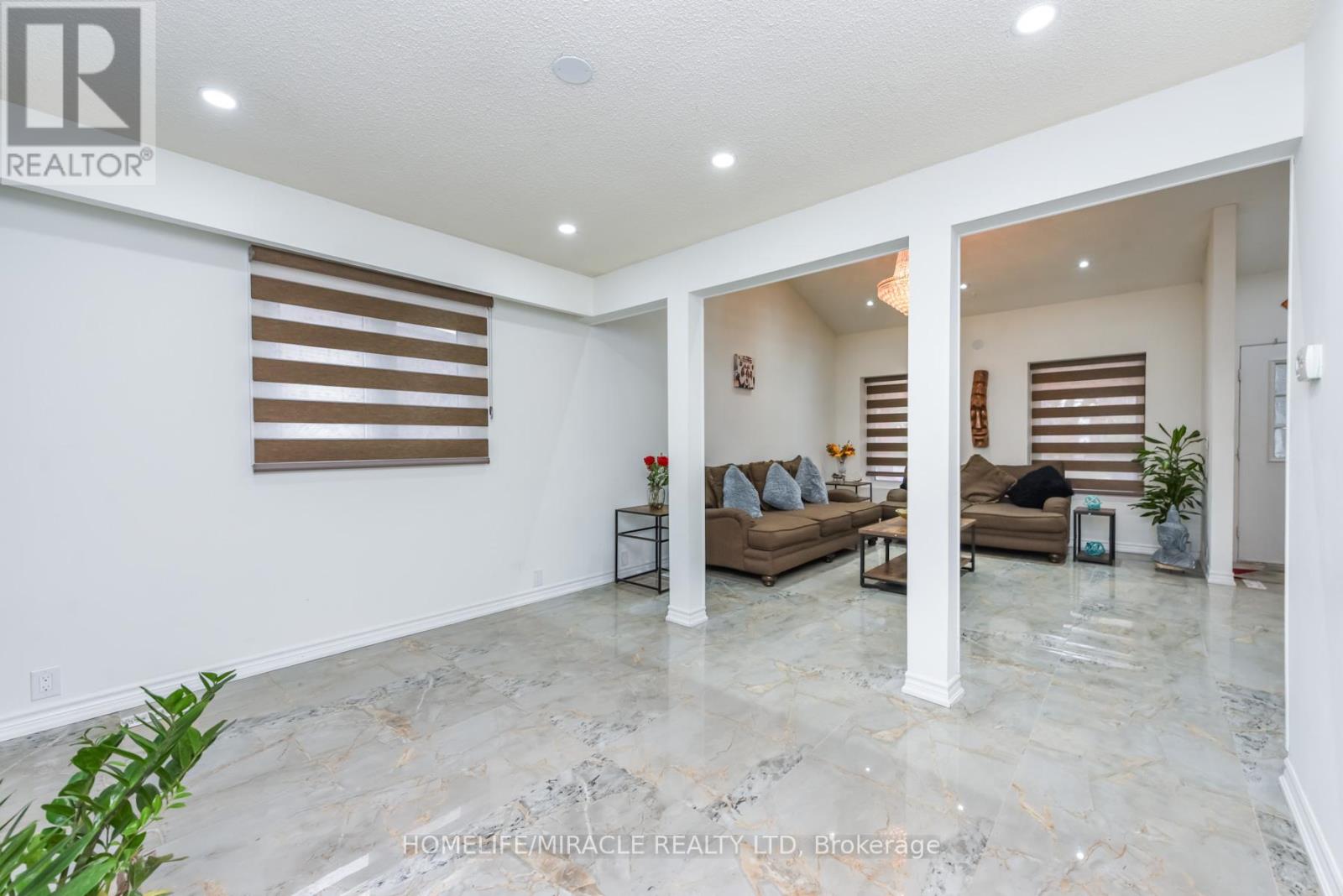 67 Massey Street, Brampton, Ontario  L6S 3A3 - Photo 12 - W12959816