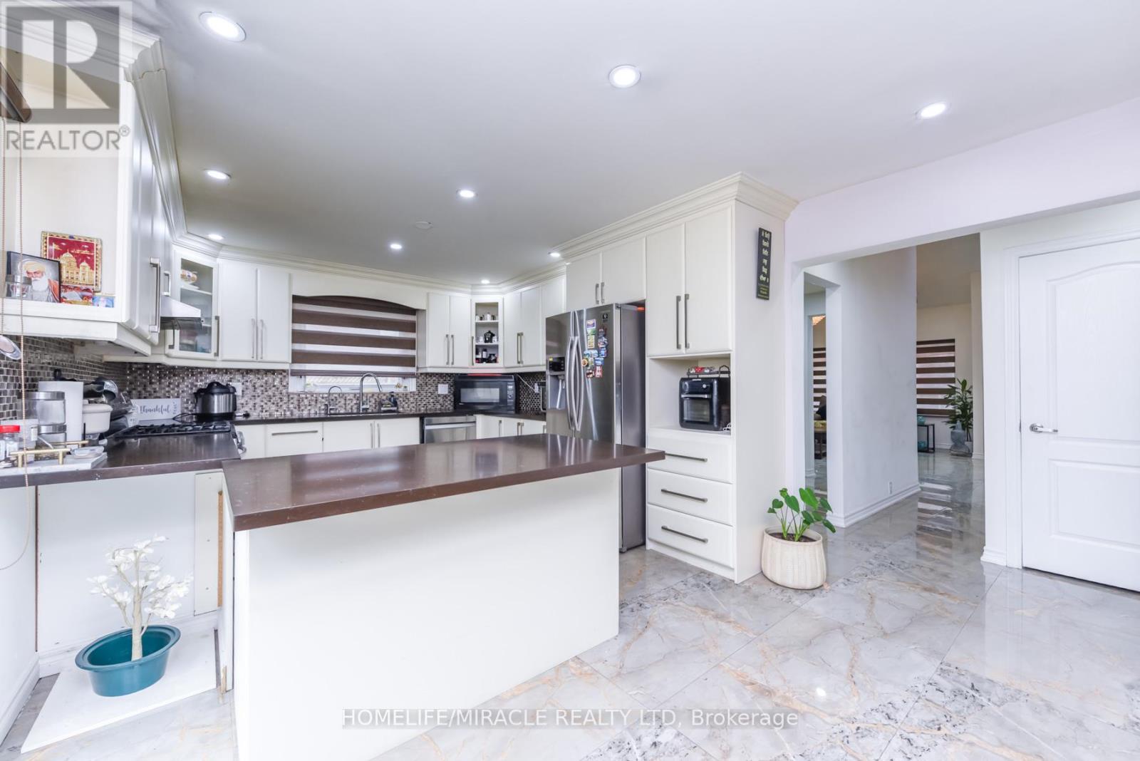 67 Massey Street, Brampton, Ontario  L6S 3A3 - Photo 15 - W12959816