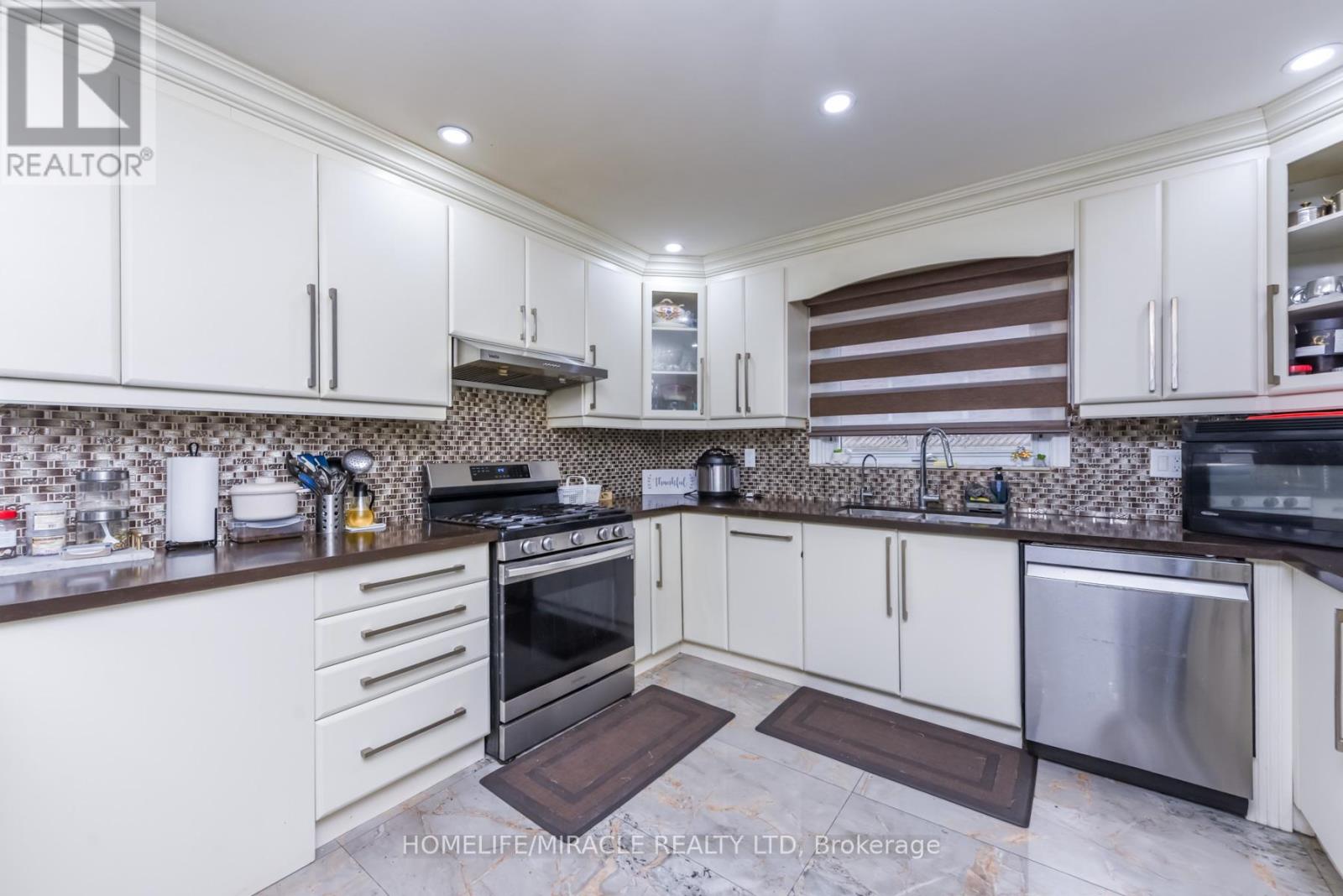 67 Massey Street, Brampton, Ontario  L6S 3A3 - Photo 16 - W12959816