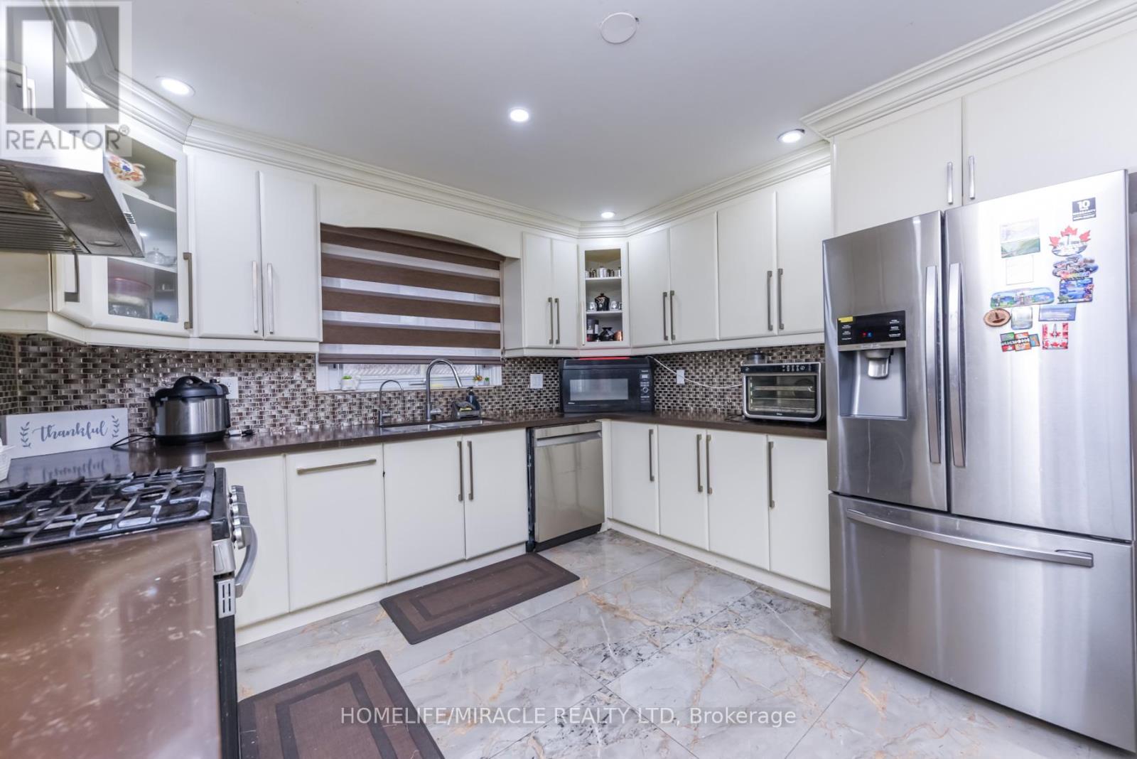 67 Massey Street, Brampton, Ontario  L6S 3A3 - Photo 17 - W12959816