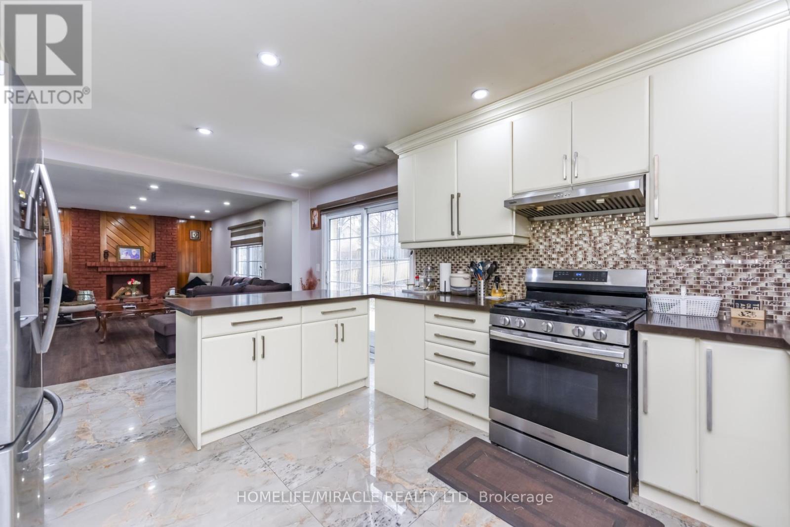 67 Massey Street, Brampton, Ontario  L6S 3A3 - Photo 18 - W12959816