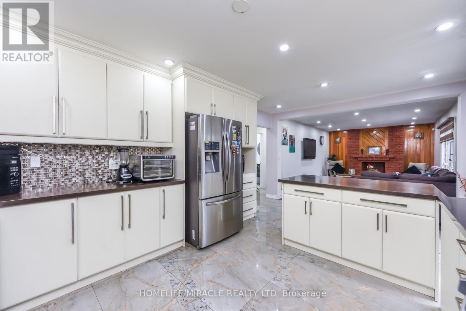 67 Massey Street, Brampton, Ontario  L6S 3A3 - Photo 19 - W12959816