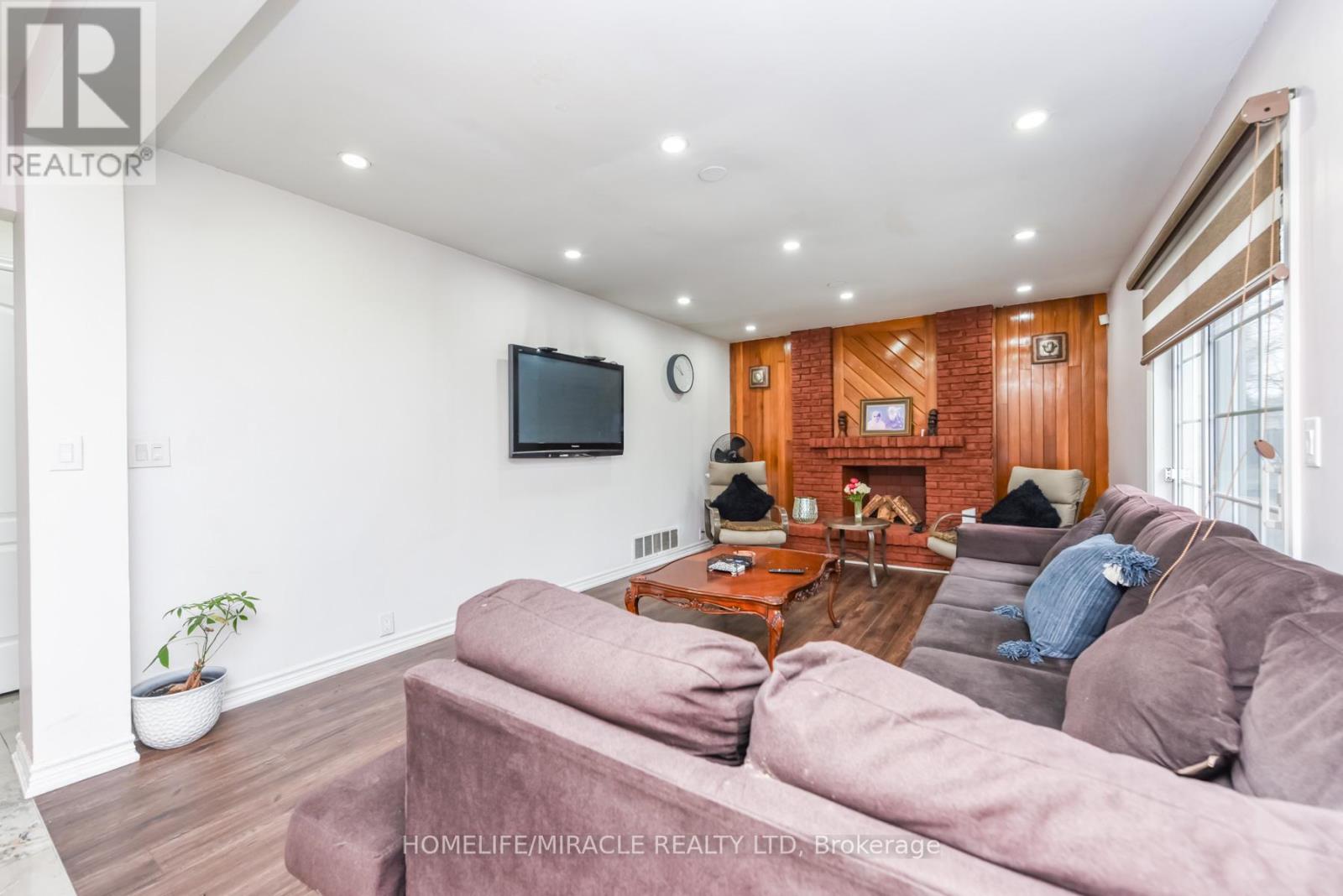 67 Massey Street, Brampton, Ontario  L6S 3A3 - Photo 22 - W12959816