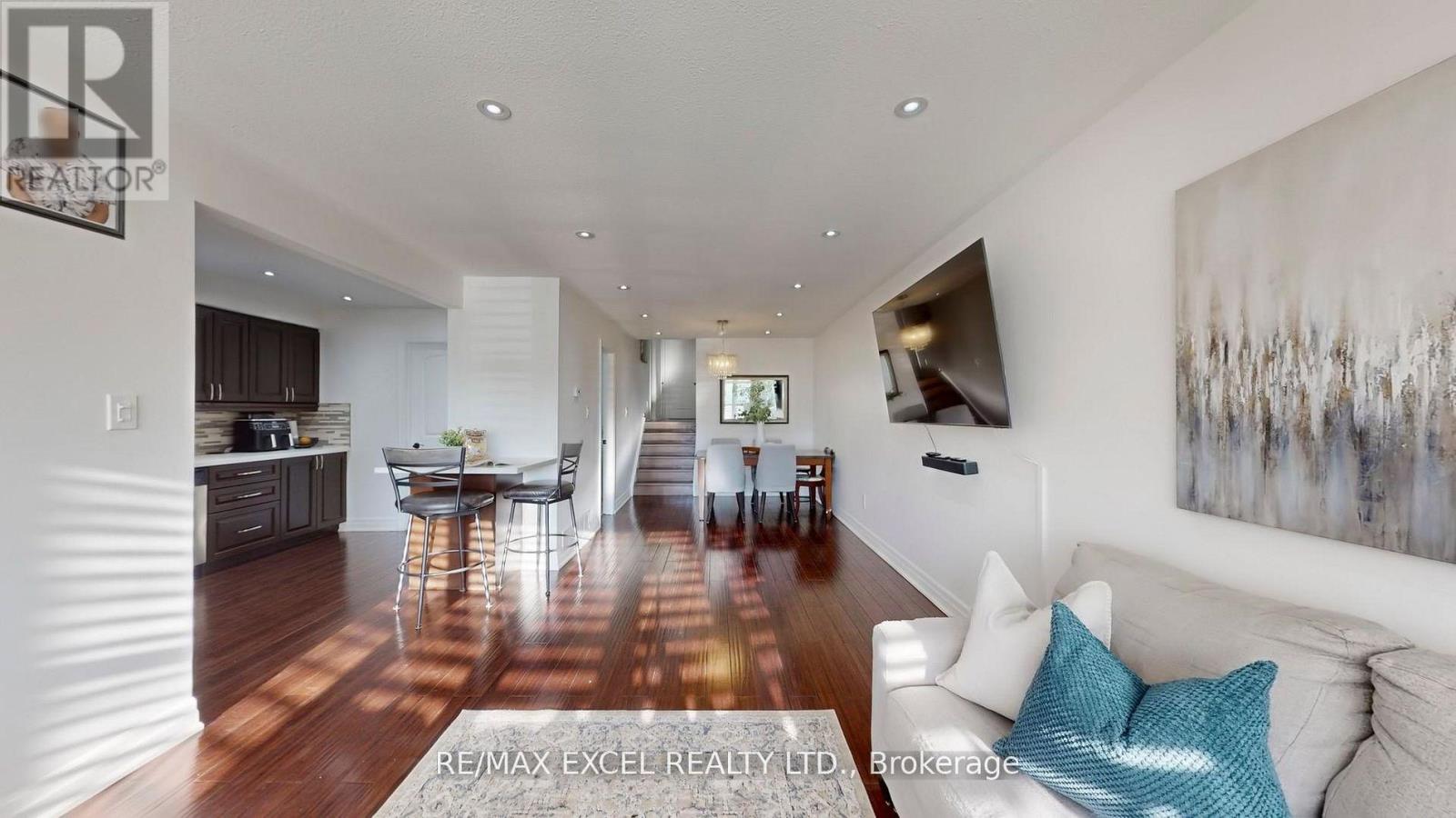 1849 Bonnymede Drive, Mississauga, Ontario  L5J 1E2 - Photo 10 - W12959844