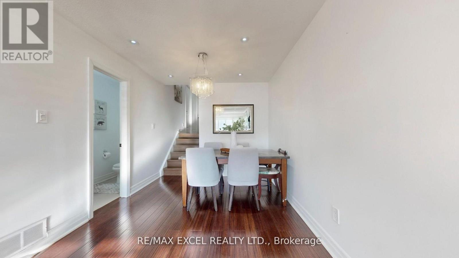 1849 Bonnymede Drive, Mississauga, Ontario  L5J 1E2 - Photo 15 - W12959844