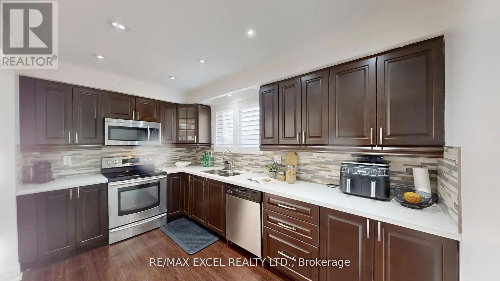 1849 Bonnymede Drive, Mississauga, Ontario  L5J 1E2 - Photo 21 - W12959844