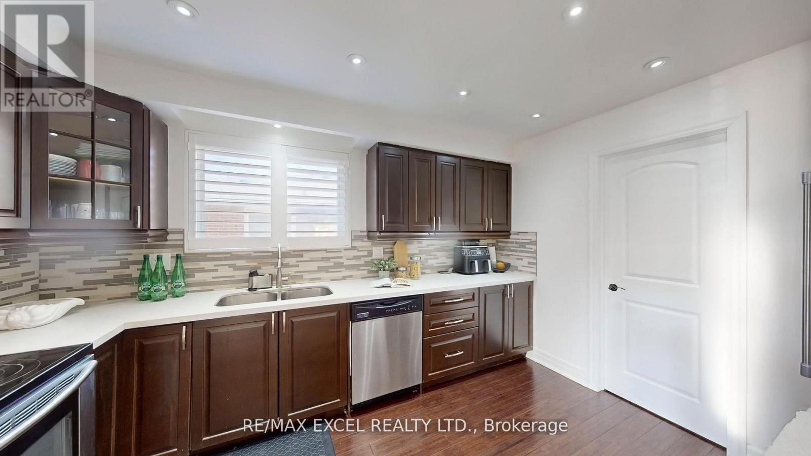 1849 Bonnymede Drive, Mississauga, Ontario  L5J 1E2 - Photo 23 - W12959844