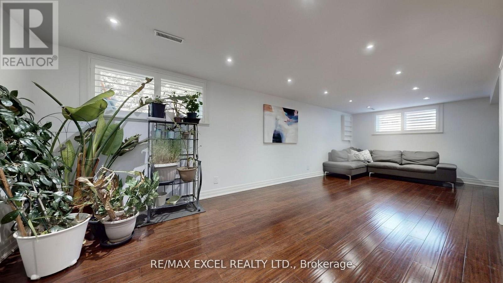 1849 Bonnymede Drive, Mississauga, Ontario  L5J 1E2 - Photo 50 - W12959844